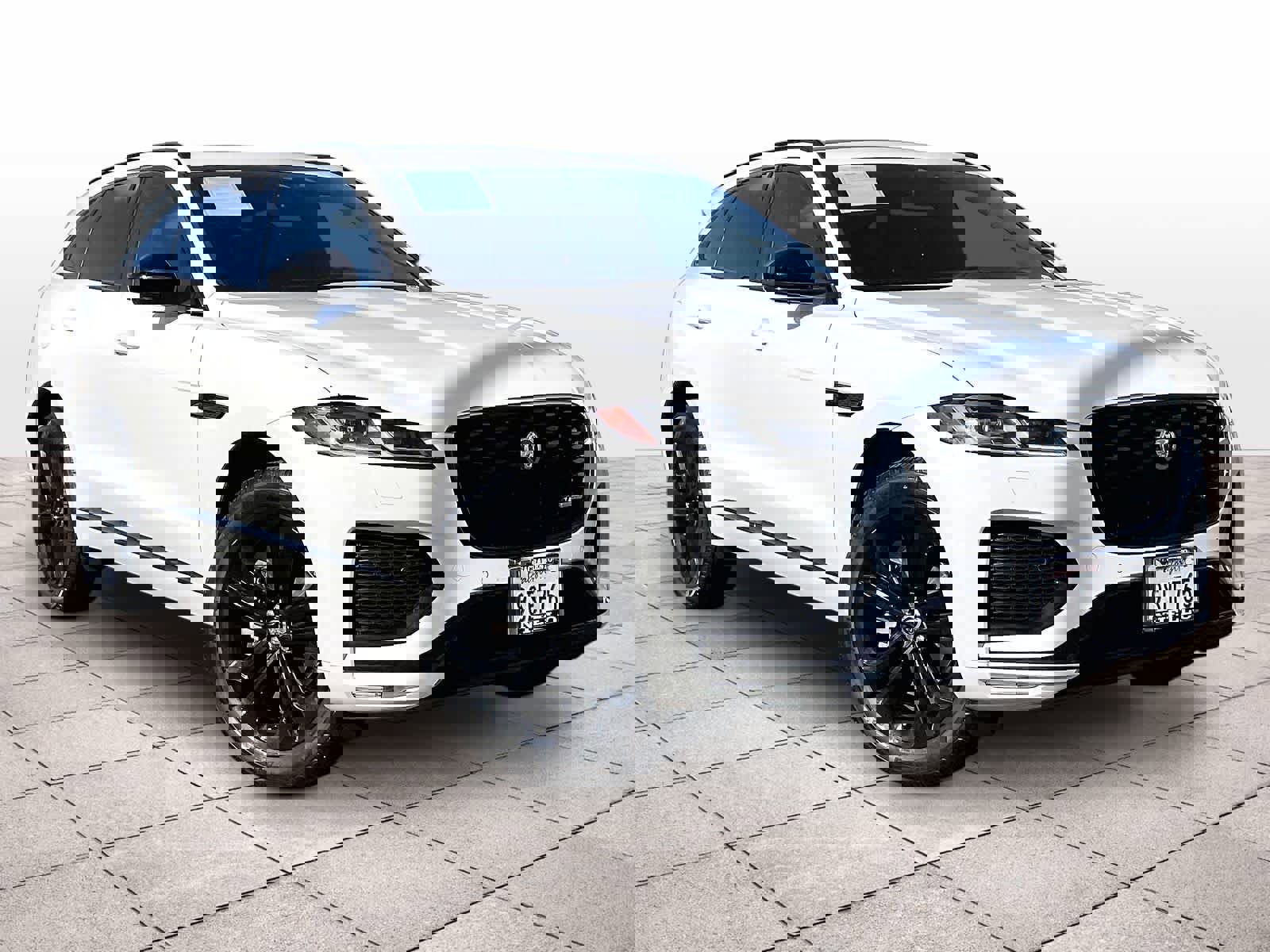 Used 2025 Jaguar F-PACE R-Dynamic S image 2