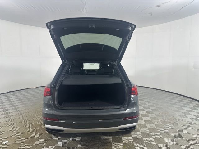Used 2020 Audi Q3 2.0T Premium w/ Convenience Package AWD/4WD image 7