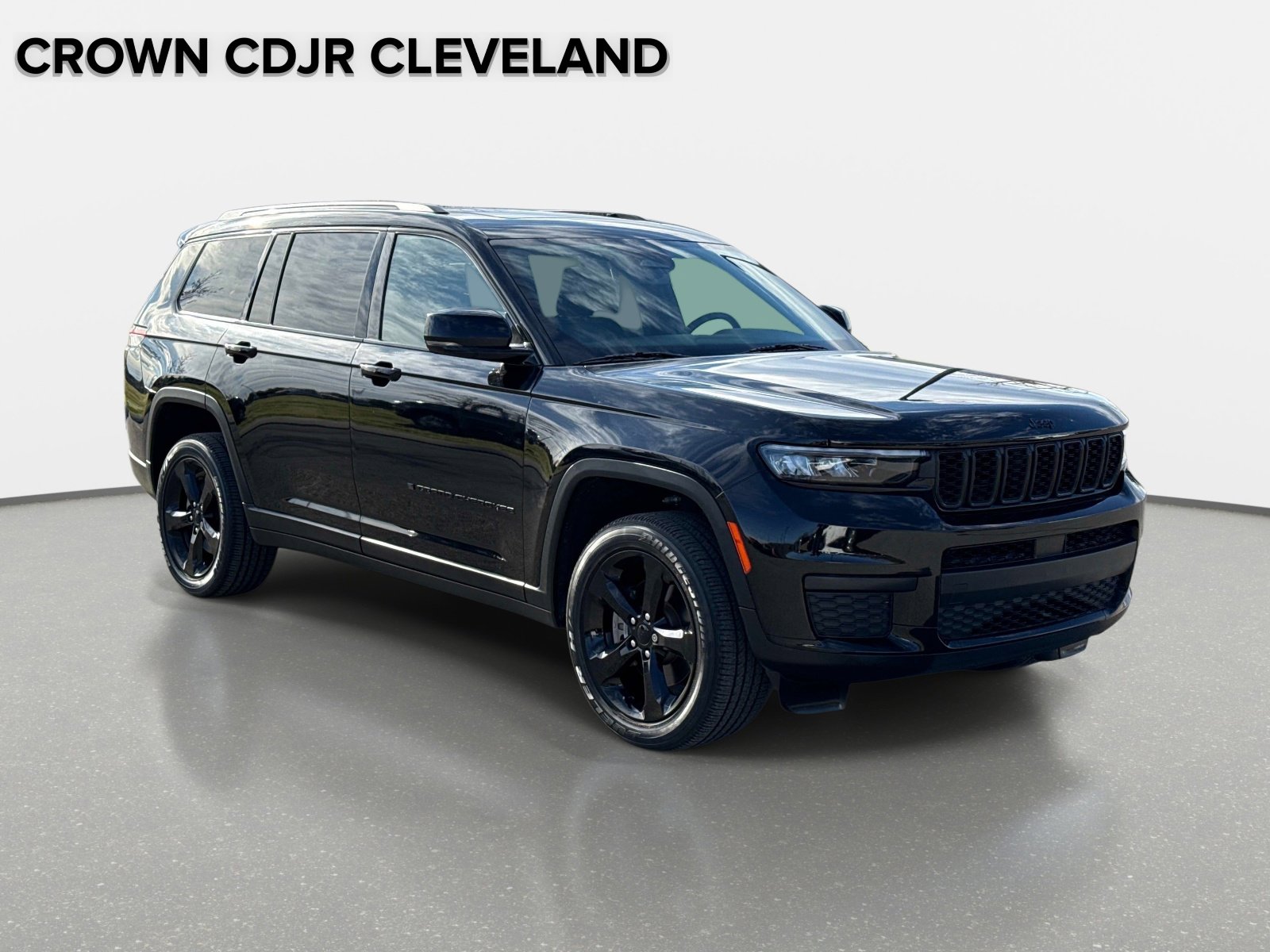 Used 2022 Jeep Grand Cherokee L Laredo image 2