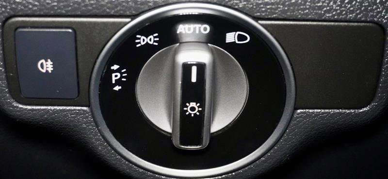 Used 2017 Mercedes-Benz CLA 250 4MATIC image 31