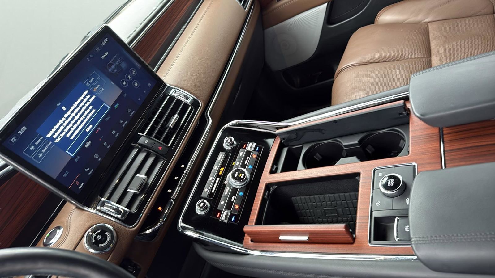 Certified 2024 Lincoln Navigator L Reserve image 21