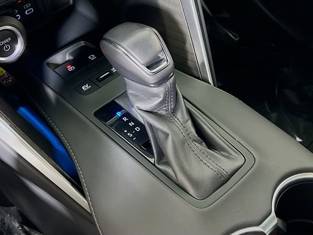 Certified 2024 Toyota Venza Limited image 16