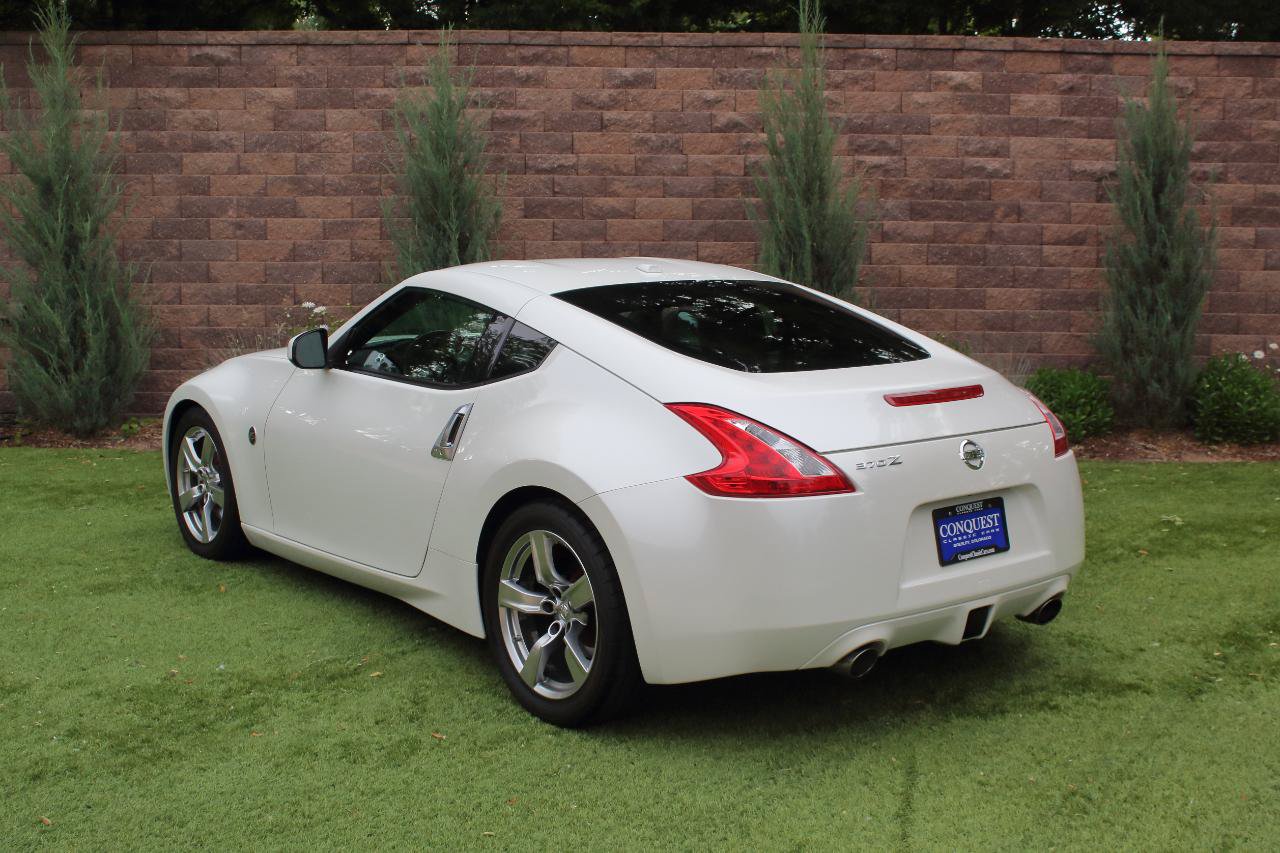 Used 2009 Nissan 370Z Touring RWD image 28