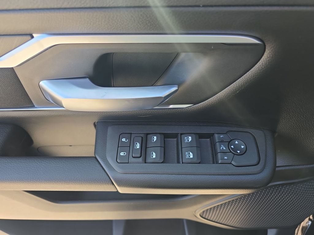 New 2026 RAM 1500 4x4 Crew Cab image 10
