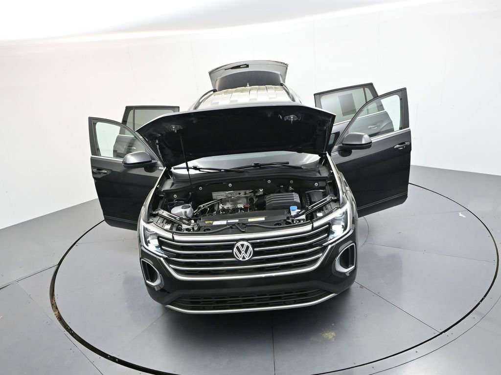 Used 2025 Volkswagen Atlas SE image 40