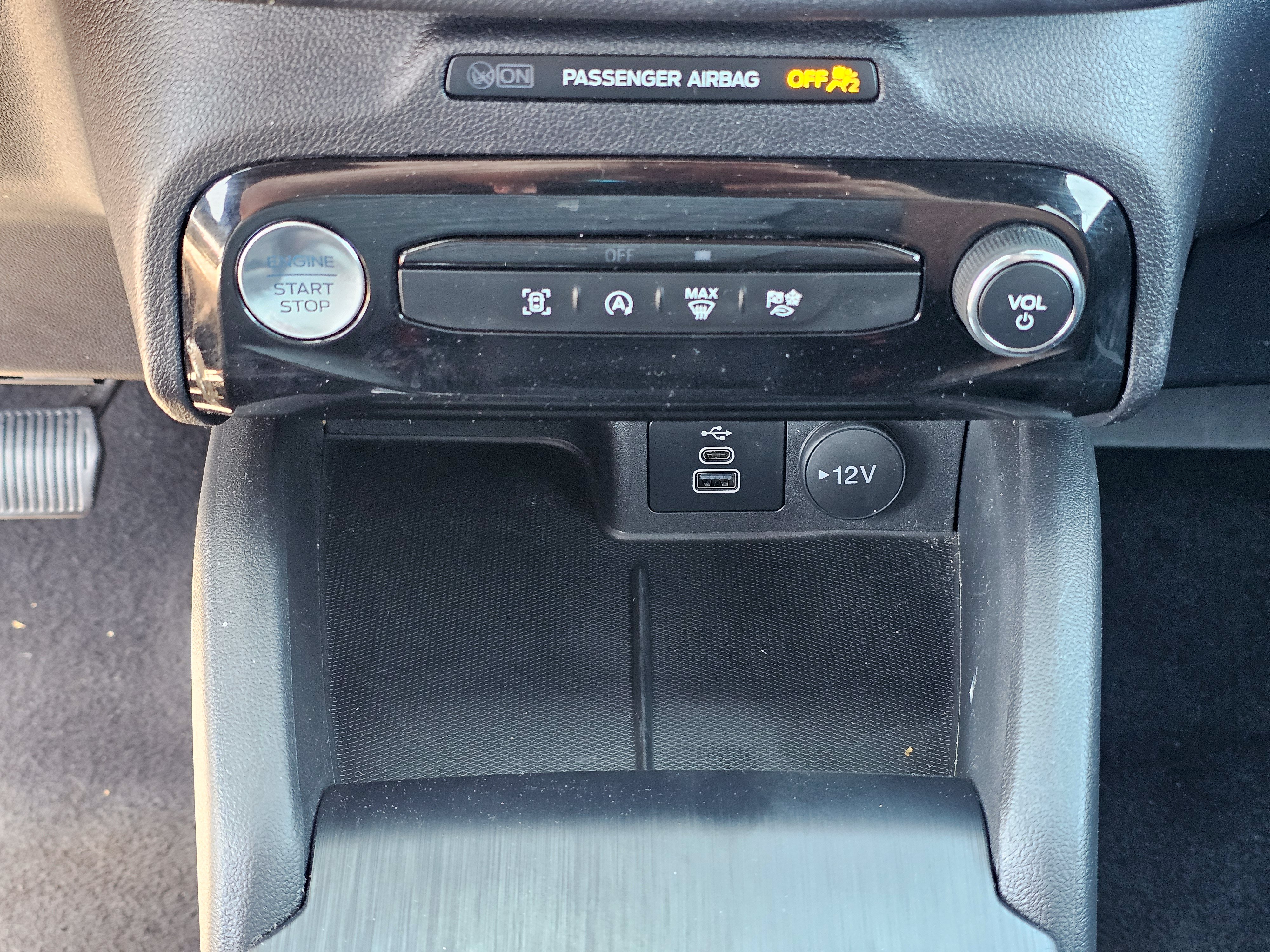 Used 2025 Ford Escape ST-Line w/ Tech Pack #1 FWD image 28