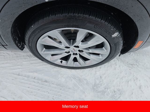 Used 2023 Buick Envision Avenir image 13