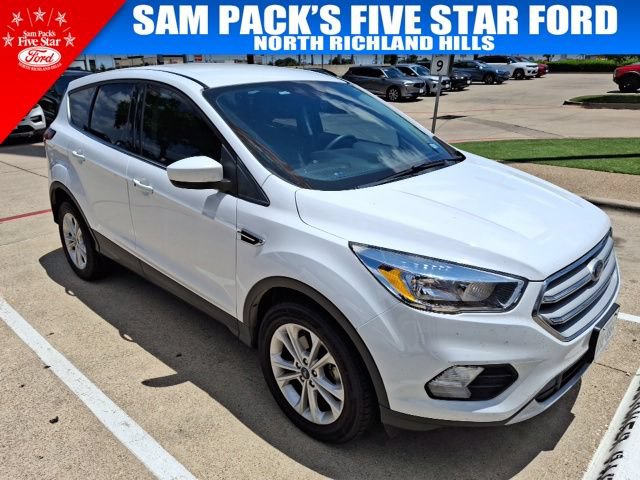 Used 2019 Ford Escape SE FWD image 2