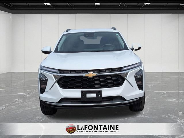Used 2025 Chevrolet Trax LT w/ LT Convenience Package image 7