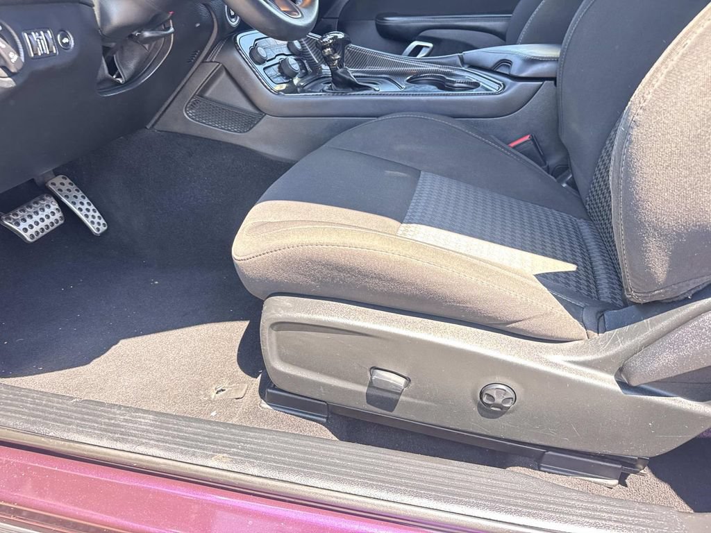 Used 2020 Dodge Challenger R/T w/ Driver Convenience Group RWD image 18