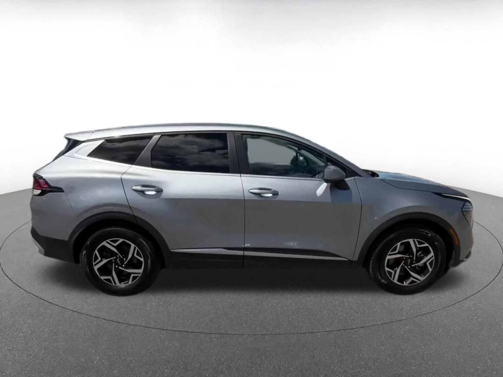 Used 2025 Kia Sportage LX FWD image 16