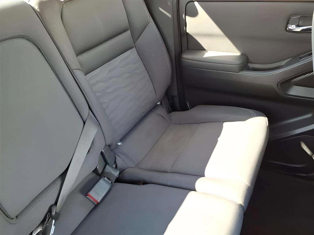 Used 2022 Nissan Frontier SV w/ Technology Package image 18