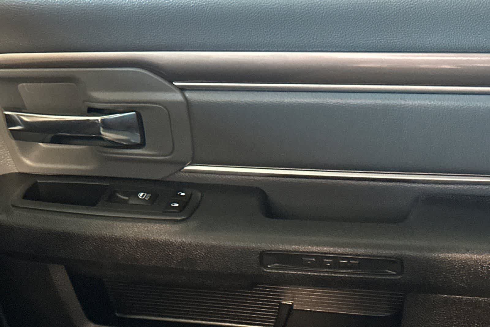 Used 2021 RAM 1500 Classic SLT AWD/4WD image 20