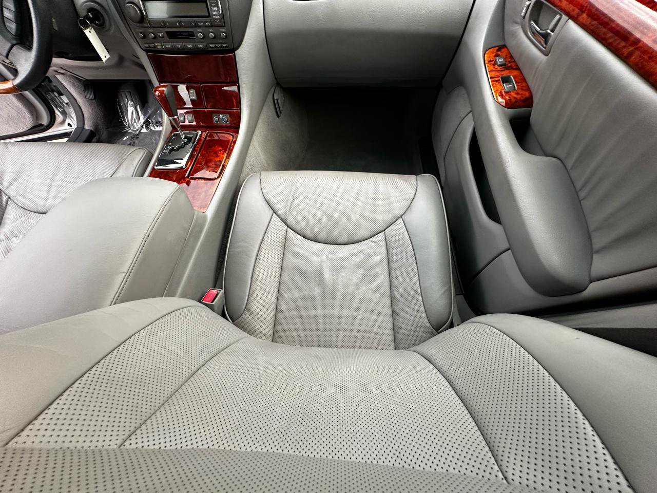 Used 2004 Lexus LS 430 w/ Premium Pkg RWD image 49