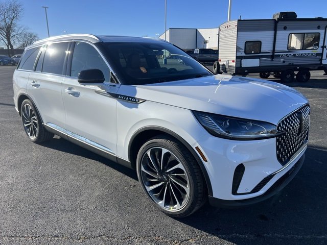New 2026 Lincoln Aviator Reserve image 2