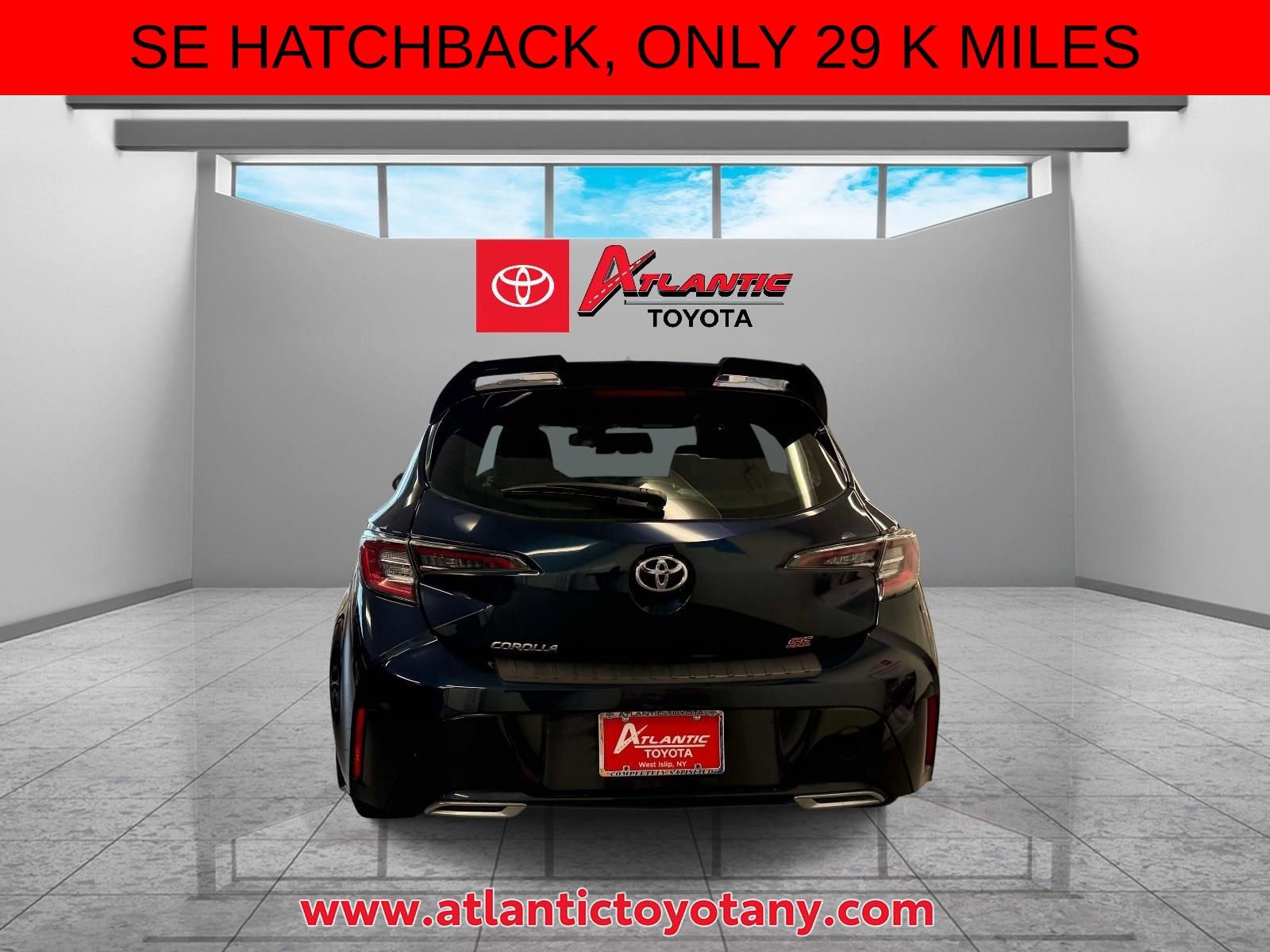 Used 2022 Toyota Corolla SE w/ SE Preferred Package image 5
