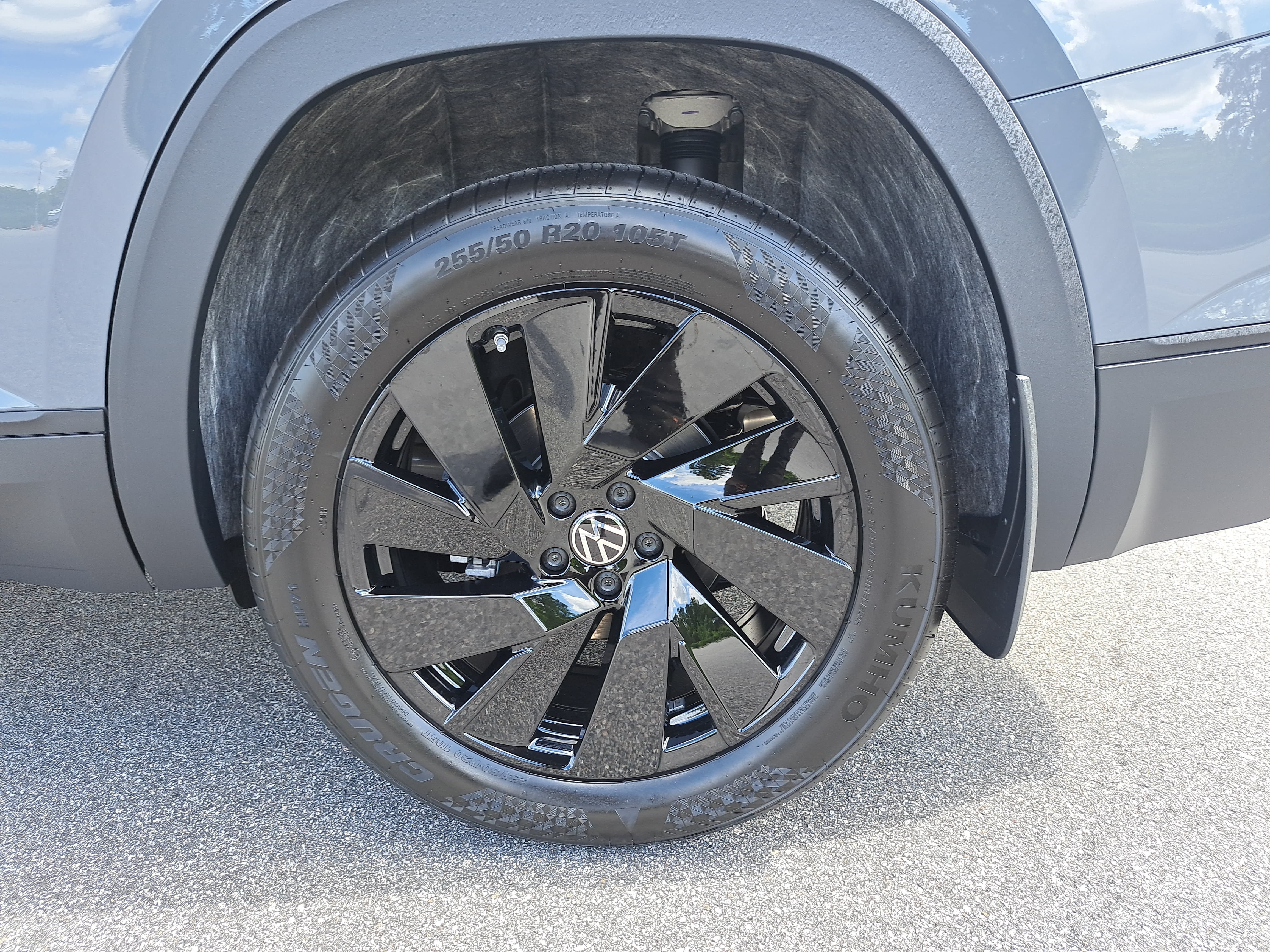 New 2026 Volkswagen Atlas SE FWD image 32