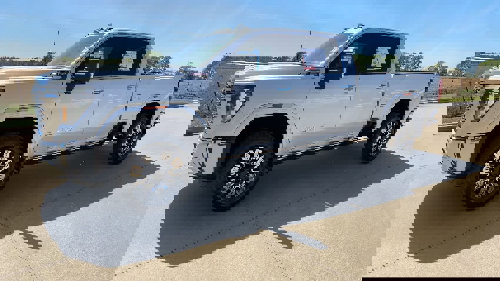 Used 2024 GMC Sierra 3500 Denali w/ Technology Package image 5