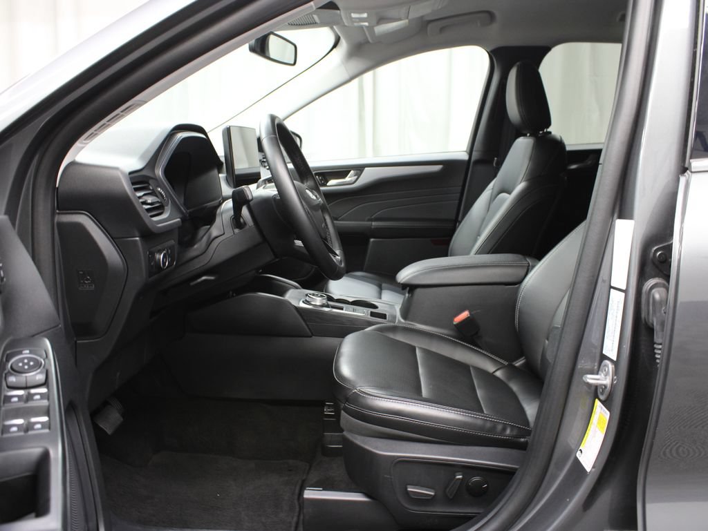 Used 2025 Ford Escape Platinum AWD/4WD image 15