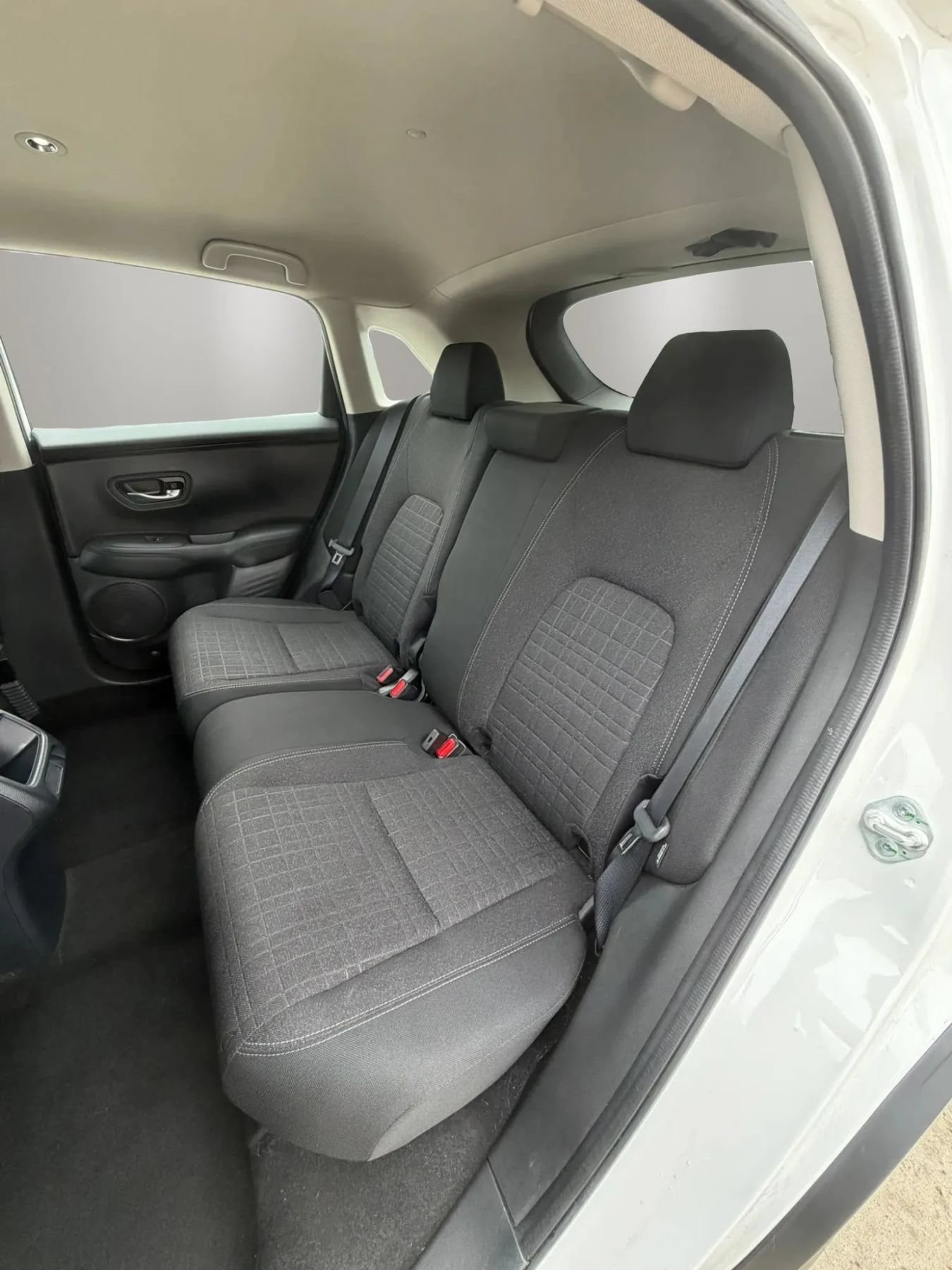 Used 2023 Honda HR-V LX image 13