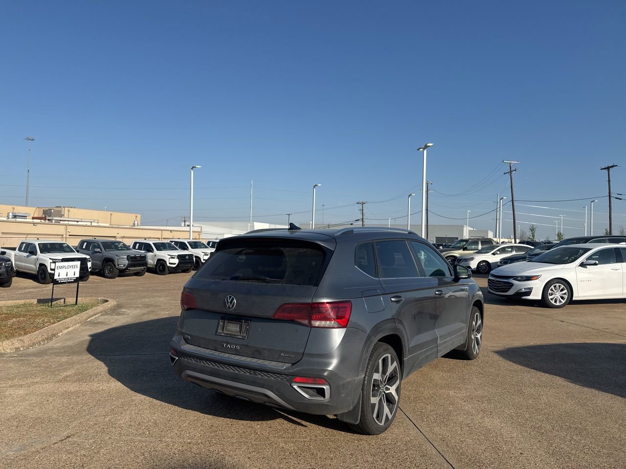 Used 2022 Volkswagen Taos SEL image 19