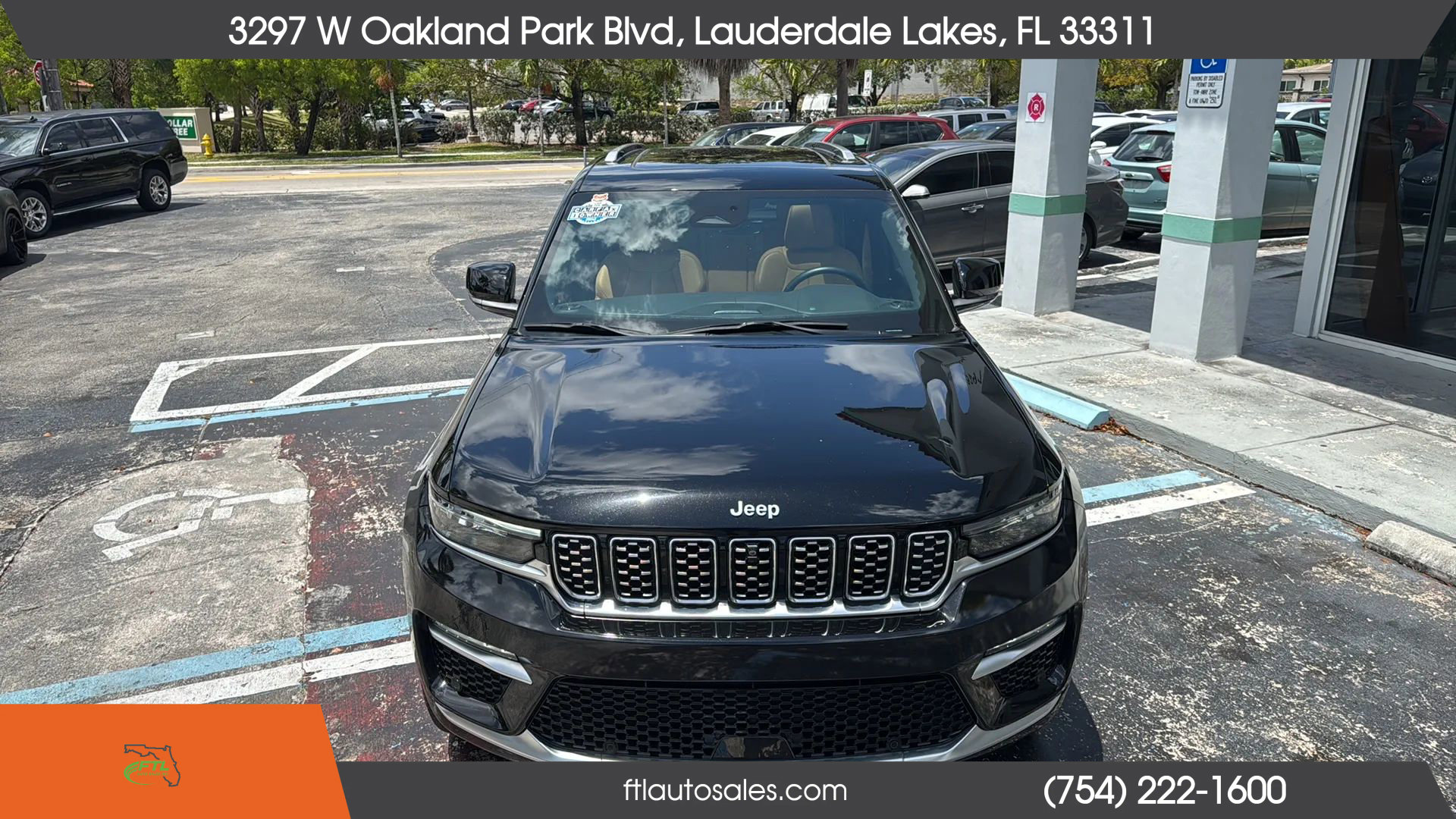 Used 2022 Jeep Grand Cherokee Summit w/ Luxury Tech Group V AWD/4WD image 4