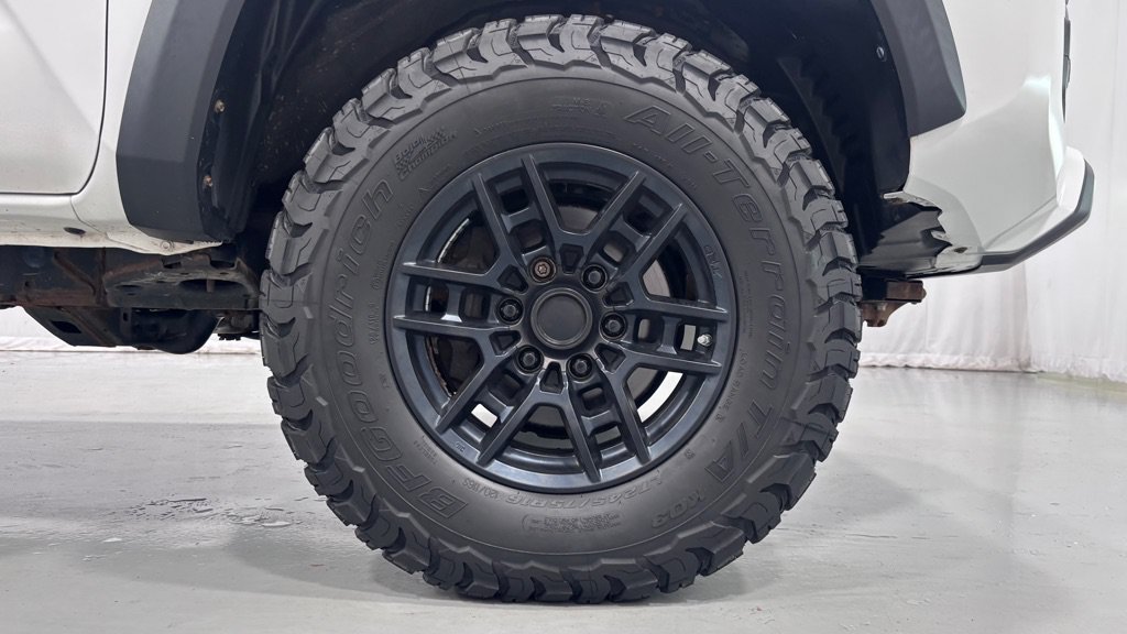Used 2020 Toyota Tacoma TRD Pro AWD/4WD image 33