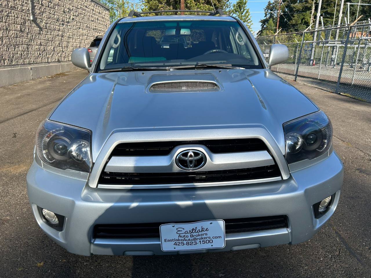 Used 2009 Toyota 4Runner SR5 AWD/4WD image 2