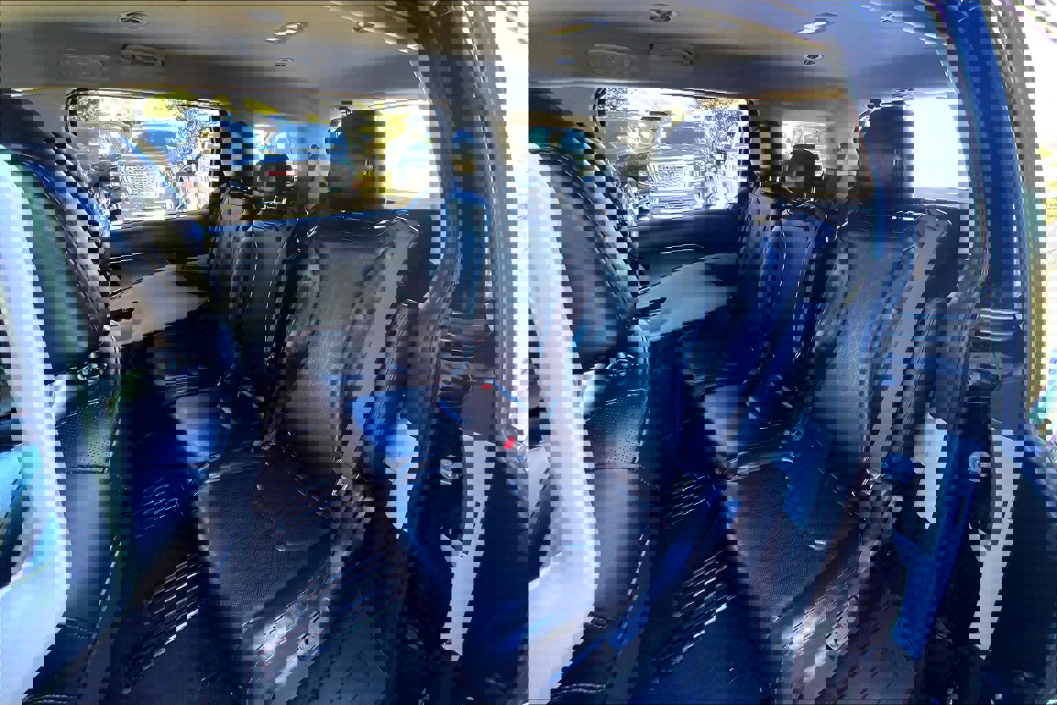 Used 2024 Kia Carnival LX image 27