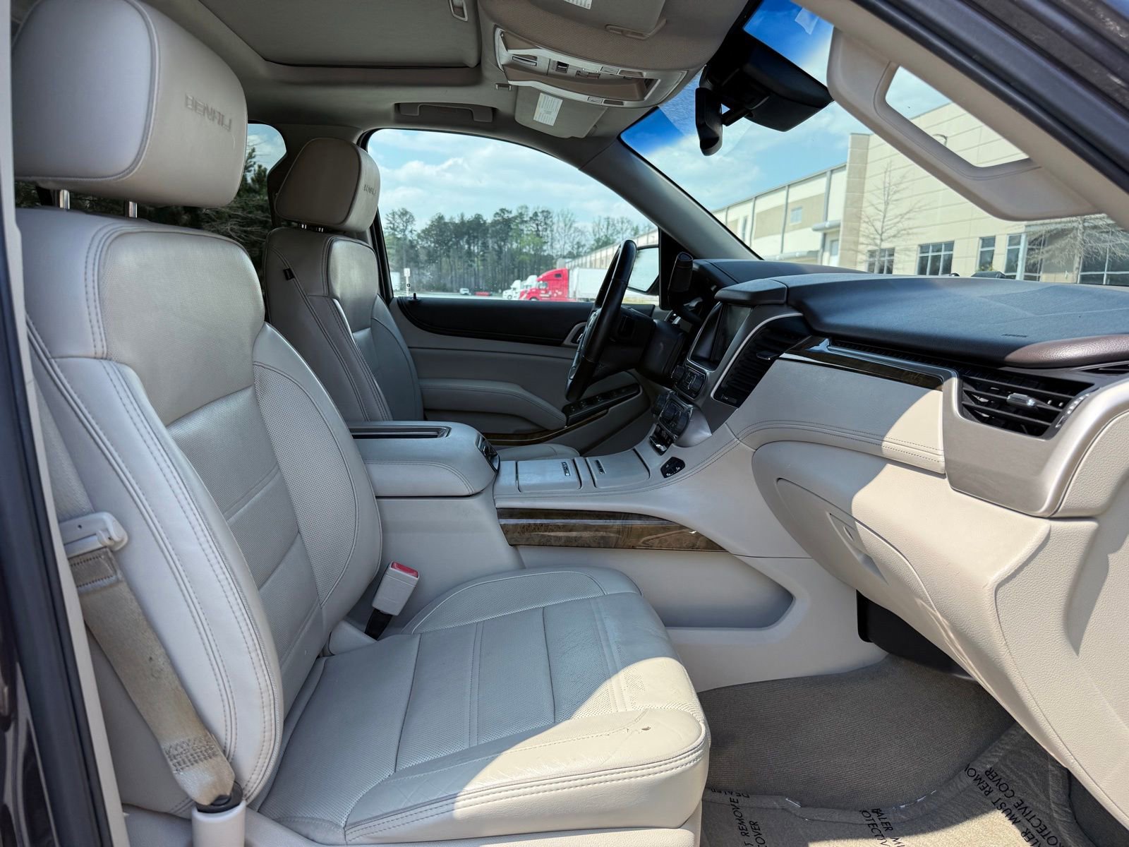 Used 2016 GMC Yukon XL Denali w/ Enhanced Security Package image 35