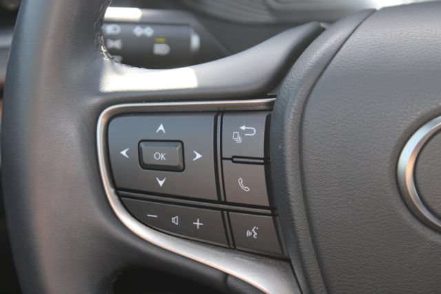 Certified 2024 Lexus UX 250h FWD image 18