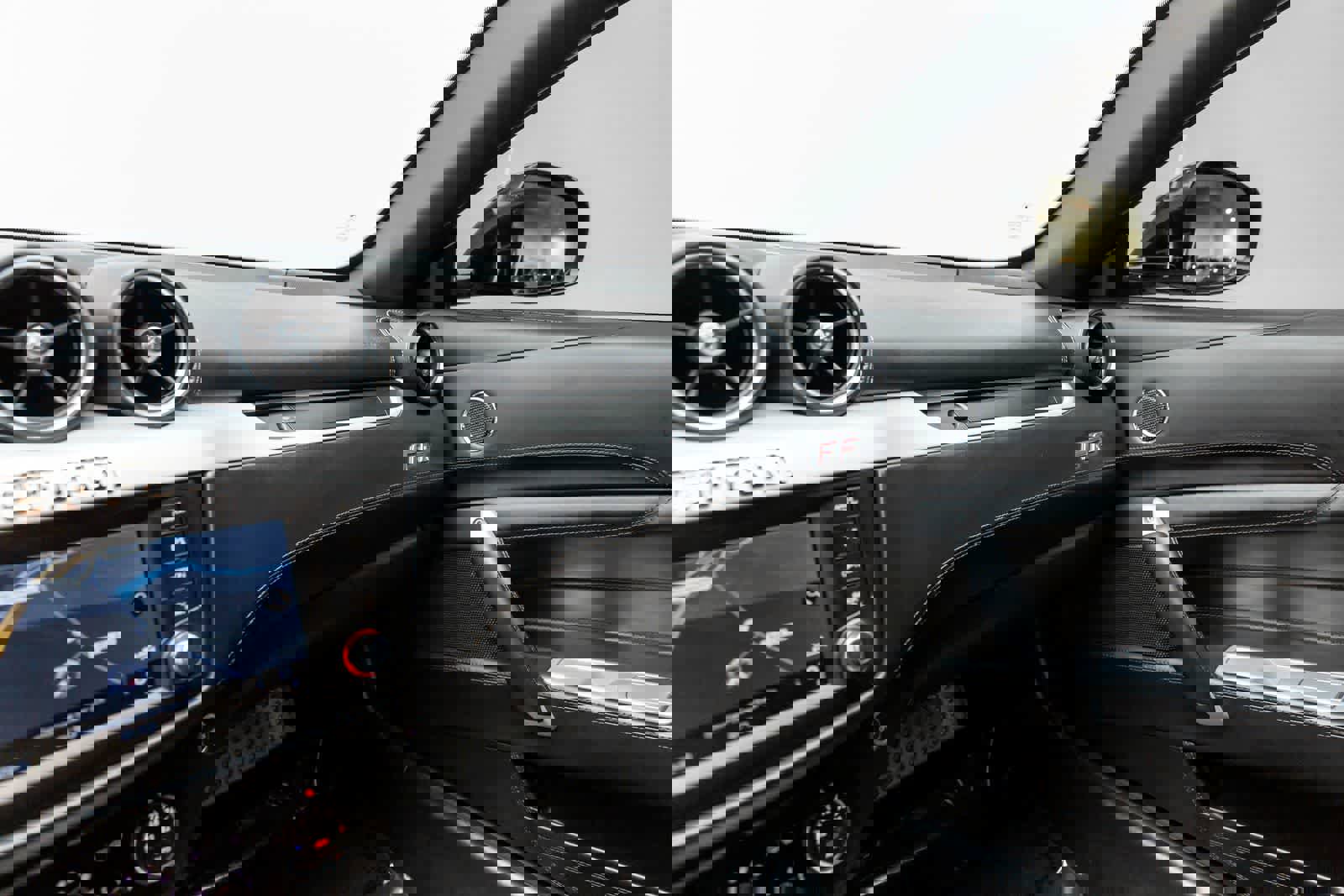 Used 2015 Ferrari FF image 40