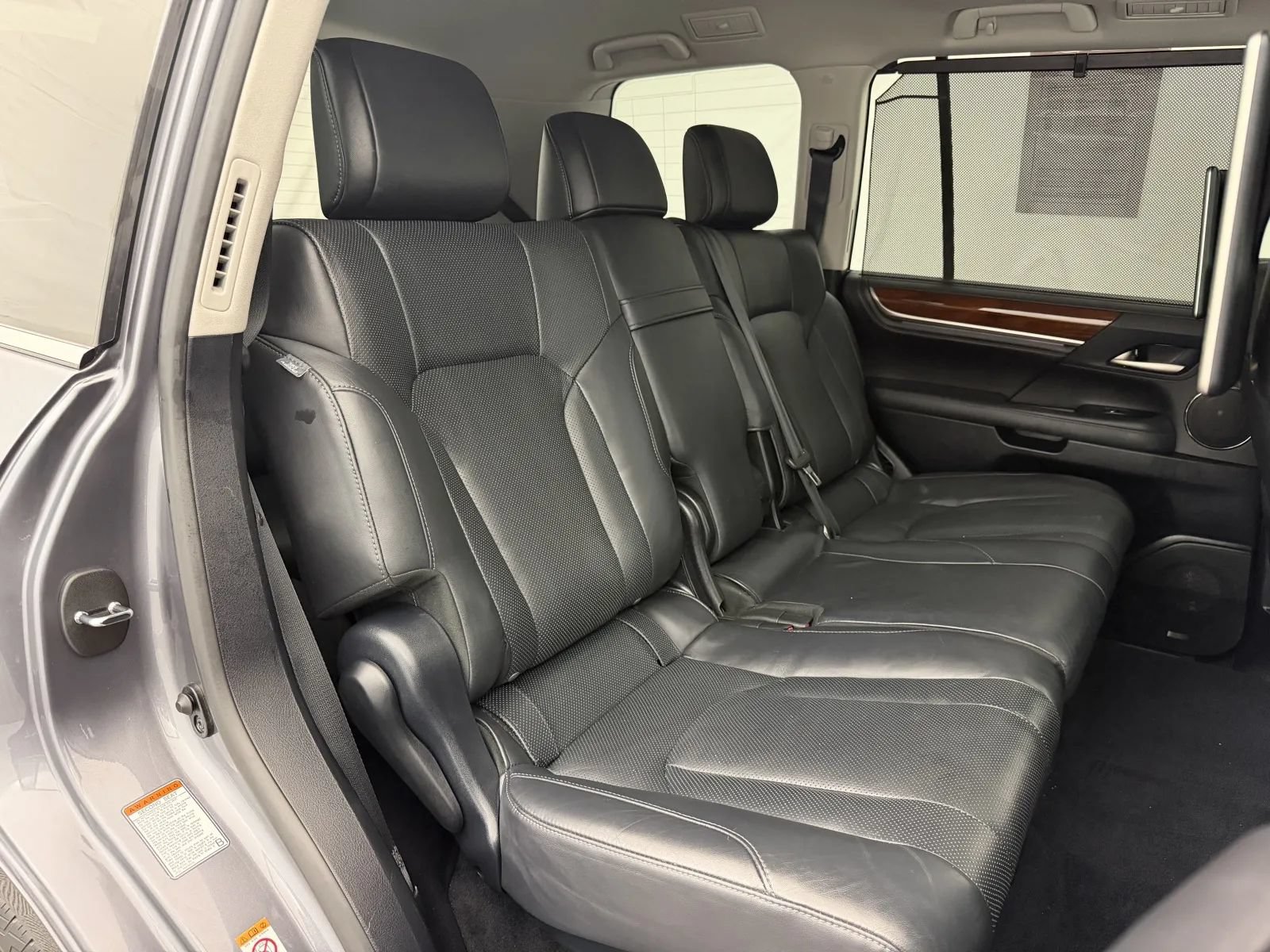 Used 2016 Lexus LX 570 4WD w/ Luxury Package image 31