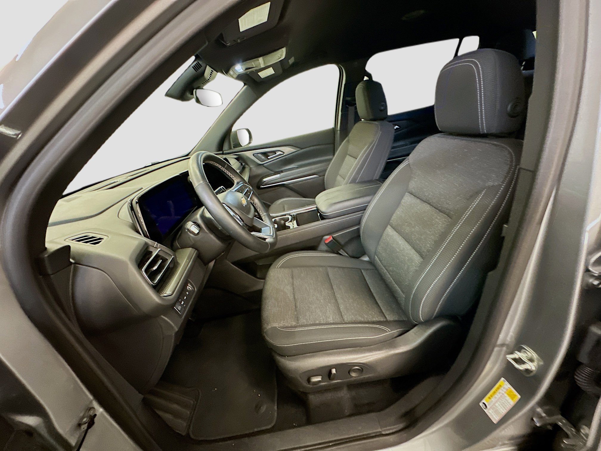 Used 2025 Chevrolet Traverse LT image 13