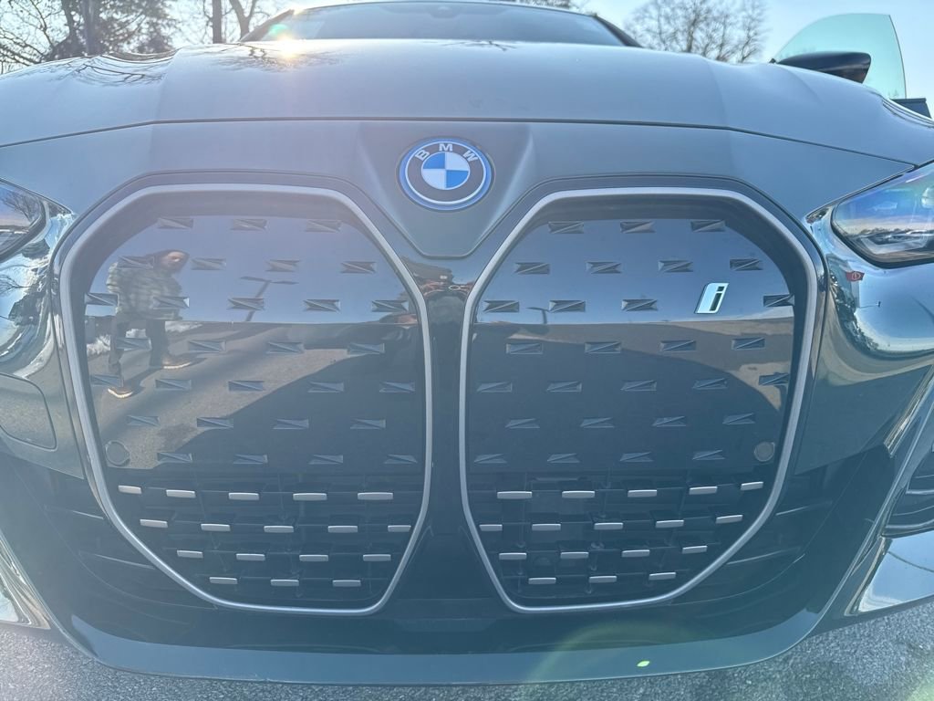 Used 2023 BMW i4 eDrive40 w/ M Sport Package image 38
