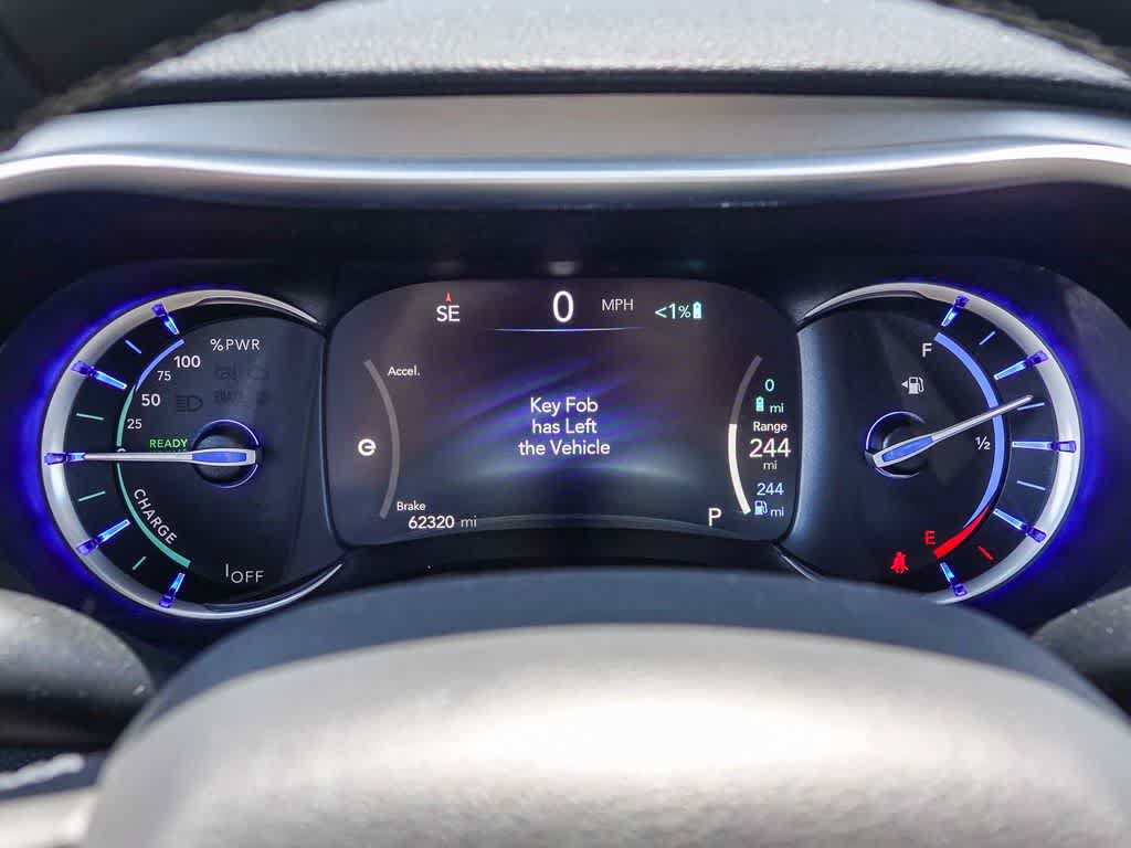 Used 2024 Chrysler Pacifica Premium FWD image 23