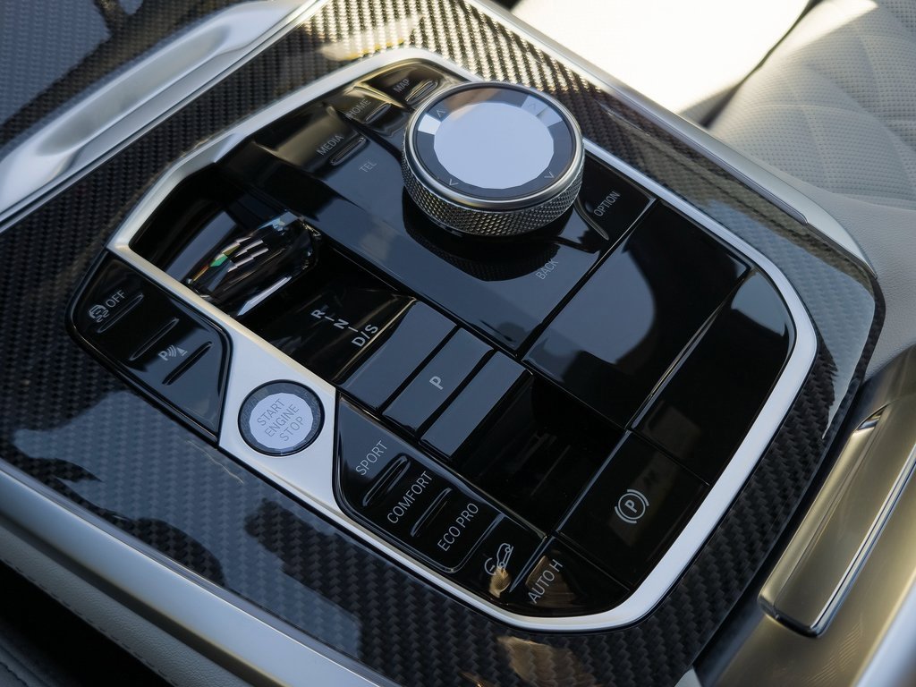 New 2026 BMW X5 M60i image 12