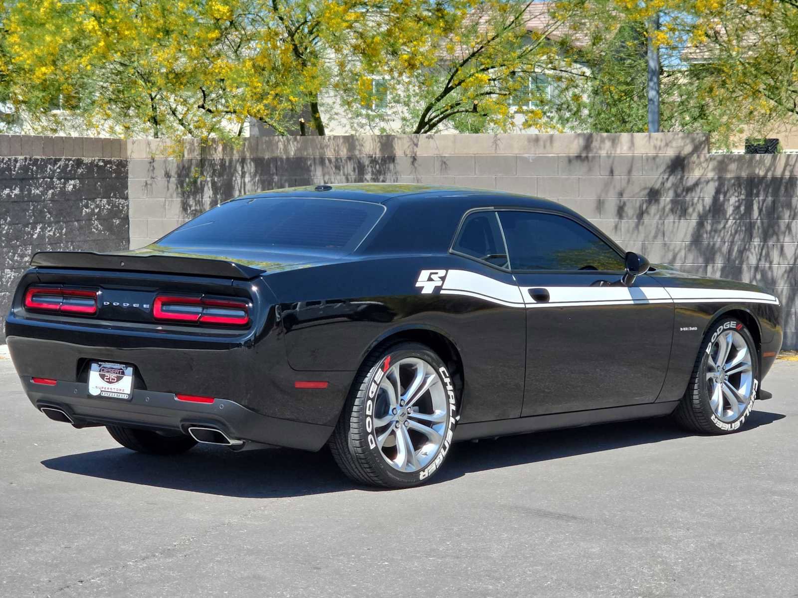 Used 2022 Dodge Challenger R/T RWD image 9