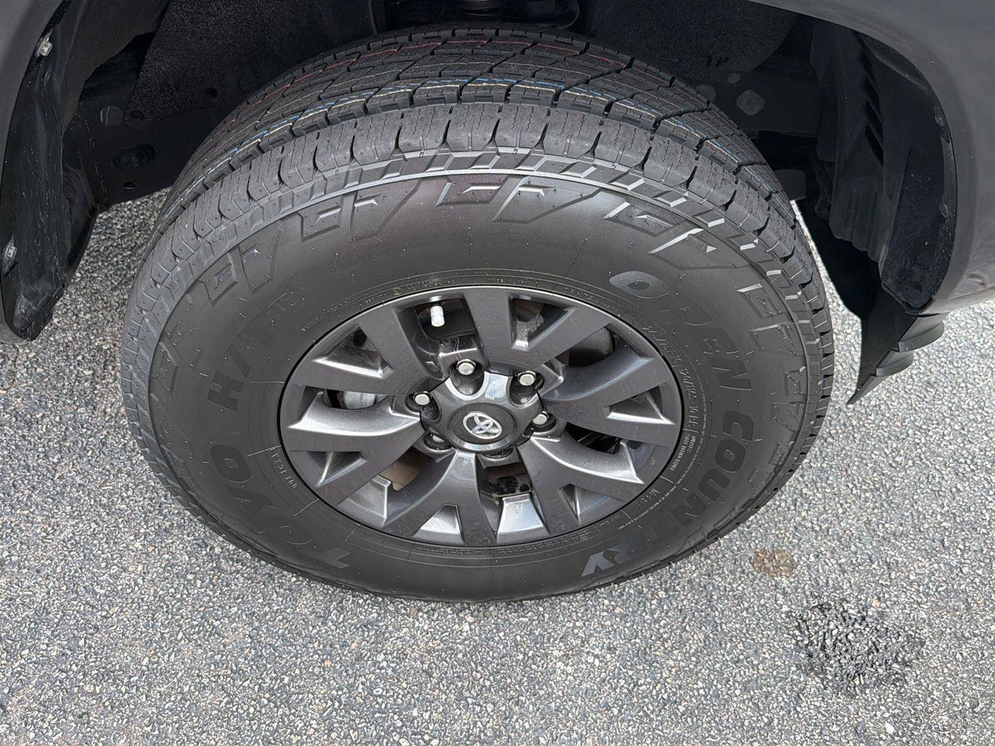 Used 2022 Toyota Tacoma SR5 RWD image 37