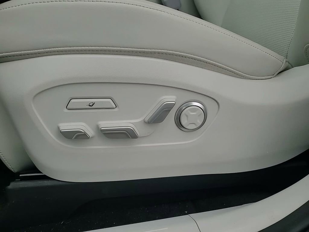 New 2026 Hyundai Ioniq 9 Limited image 15