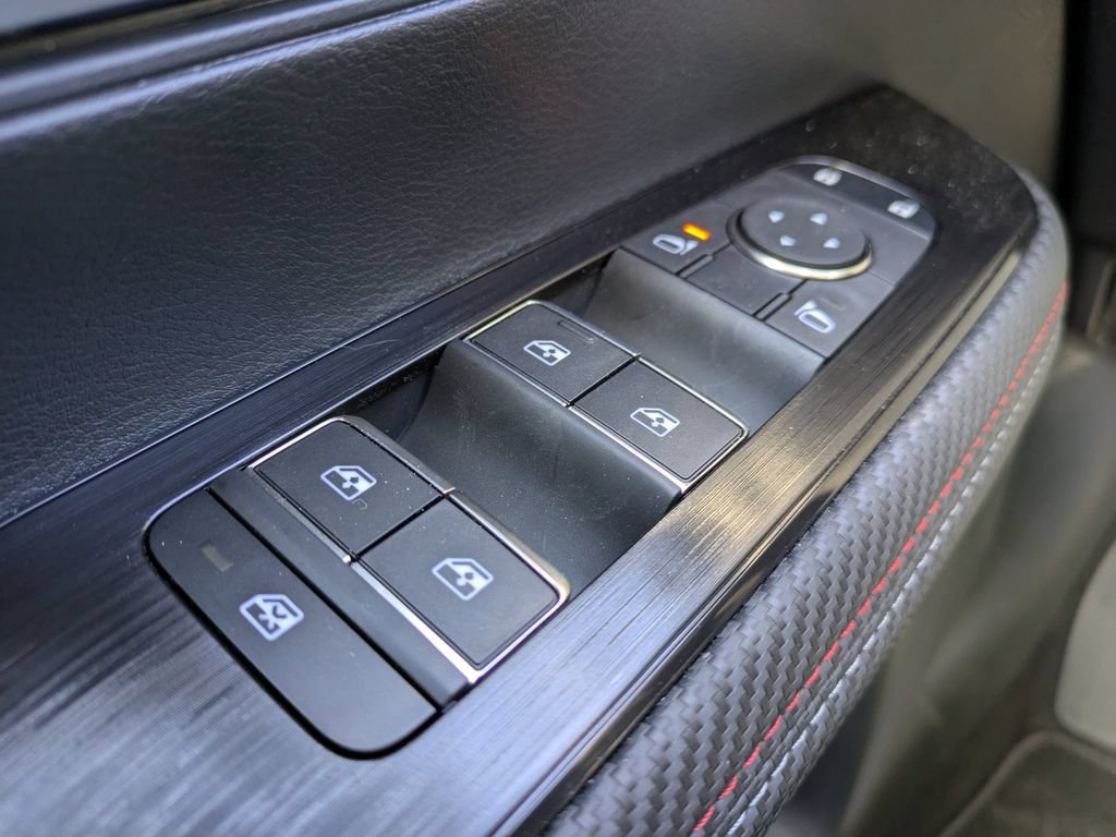 New 2026 Nissan Kicks SR w/ Cold Weather Package FWD image 22