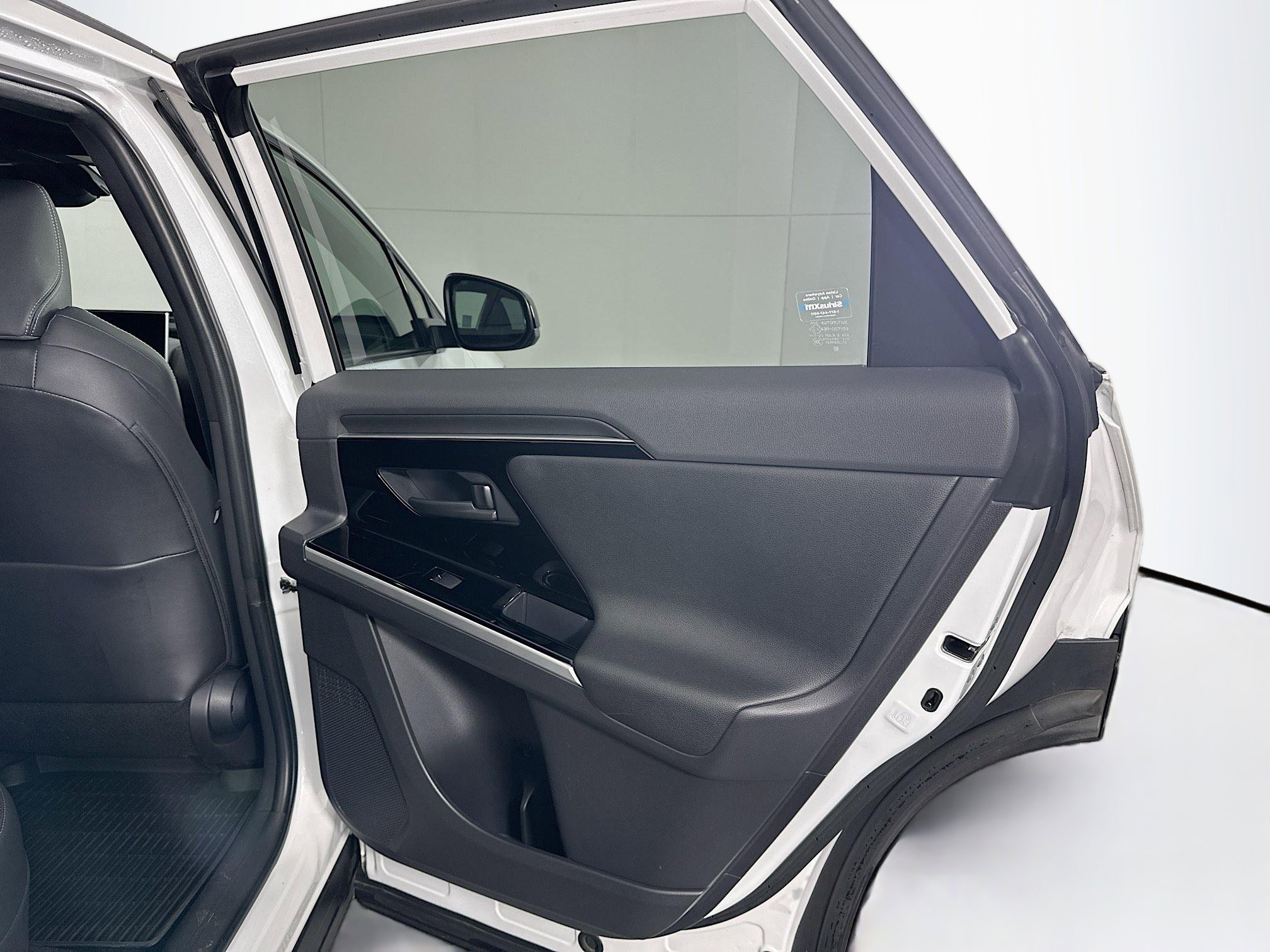 Used 2024 Toyota bZ4X FWD image 30