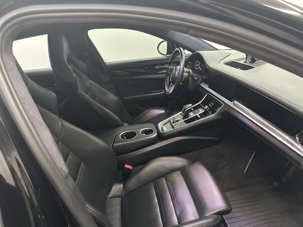 Used 2020 Porsche Panamera GTS w/ Premium Package Plus image 28