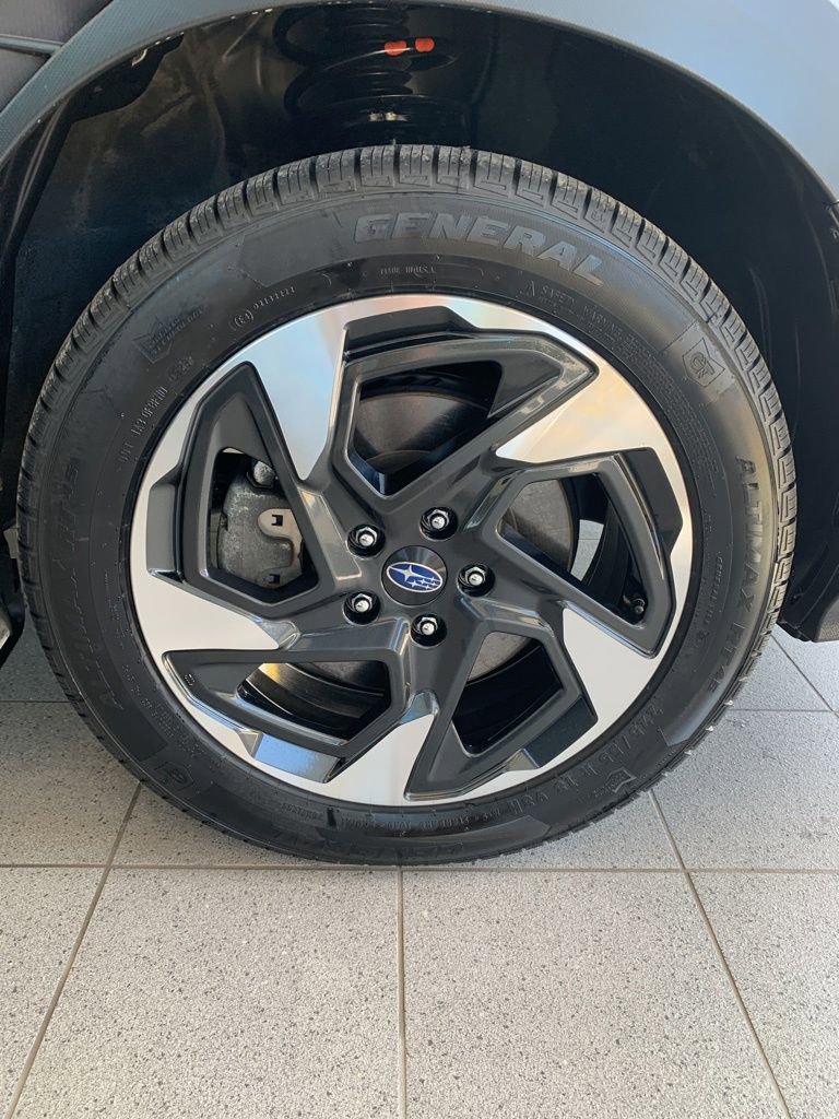 Certified 2024 Subaru Crosstrek 2.5i Limited w/ Crosstrek Mirror Package AWD/4WD image 17