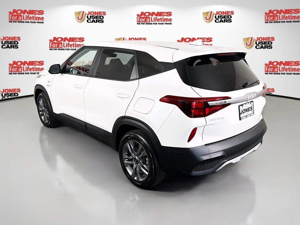 Certified 2023 Kia Seltos LX AWD/4WD image 2