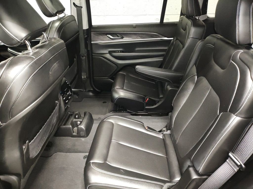 Used 2023 Jeep Grand Cherokee L Limited w/ Luxury Tech Group II AWD/4WD image 28