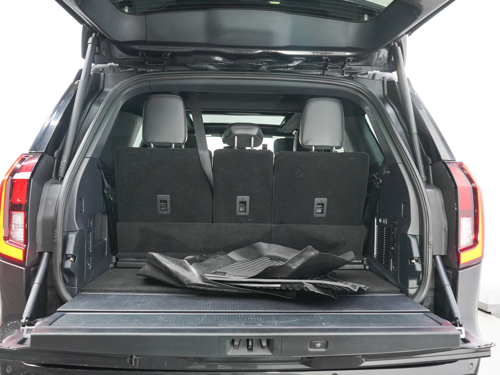 Used 2025 Ford Expedition Platinum w/ Stealth Performance Package AWD/4WD image 9