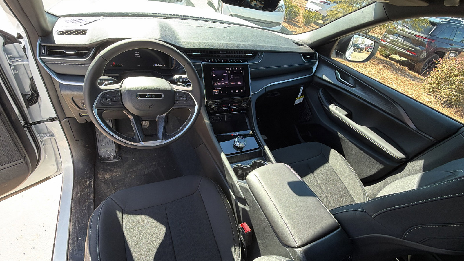 New 2026 Jeep Grand Cherokee L Laredo image 21