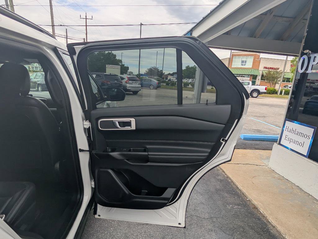 Used 2020 Ford Explorer XLT w/ Equipment Group 202A AWD/4WD image 41