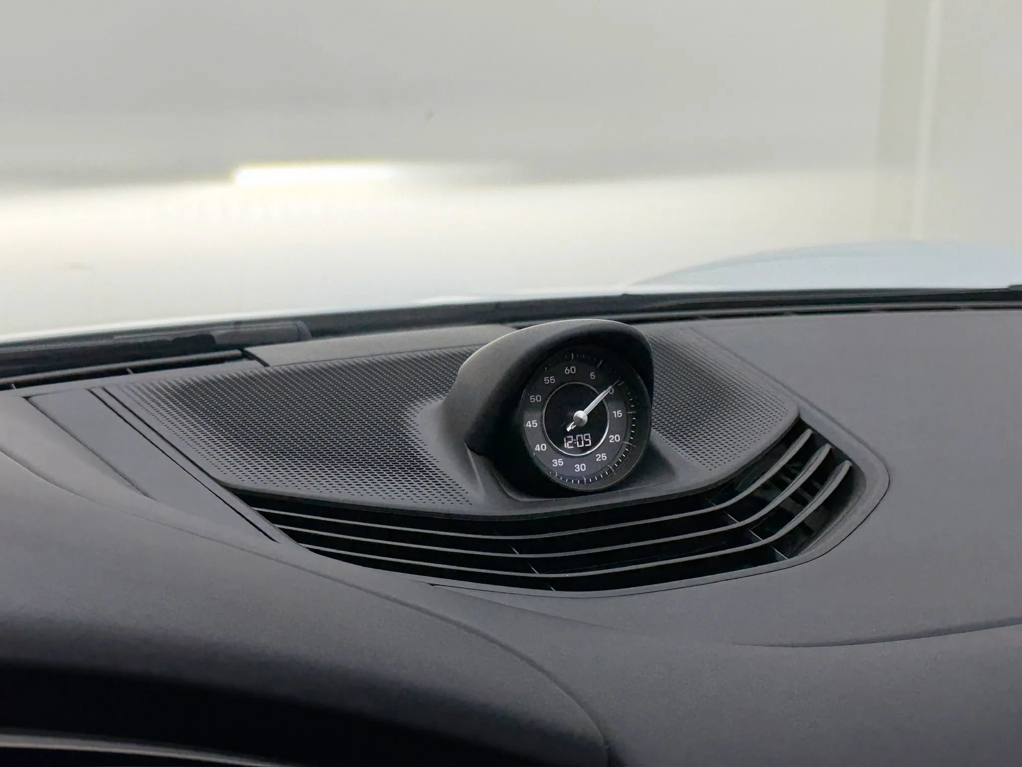 Used 2021 Porsche Taycan Turbo S AWD/4WD image 82